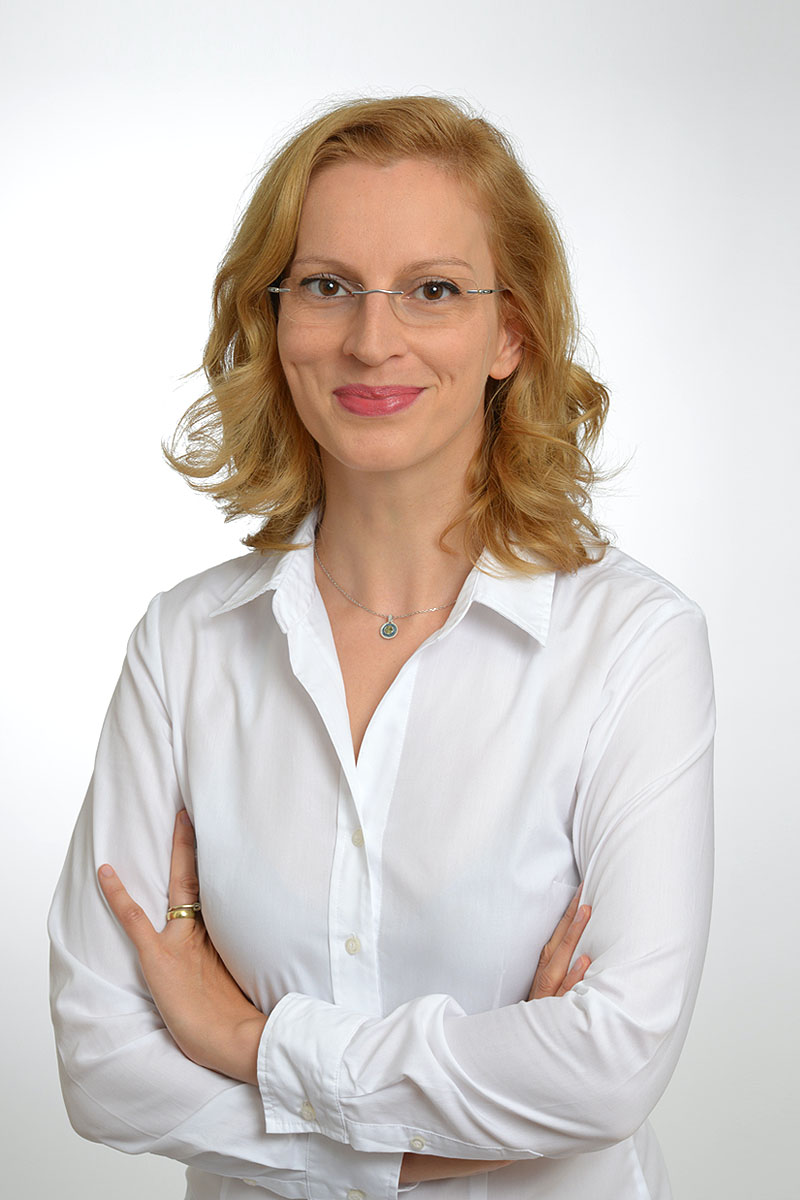 Dr. Bianca Szobotka